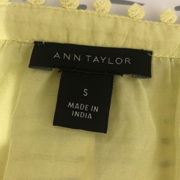 Ann Taylor top ruffles Ligth green more yellowish - Picture 2 of 8
